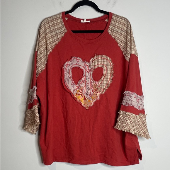Easel | Women’s Heart Peace Sign Boho Patchwork Top Size 1X - Picture 2 of 7